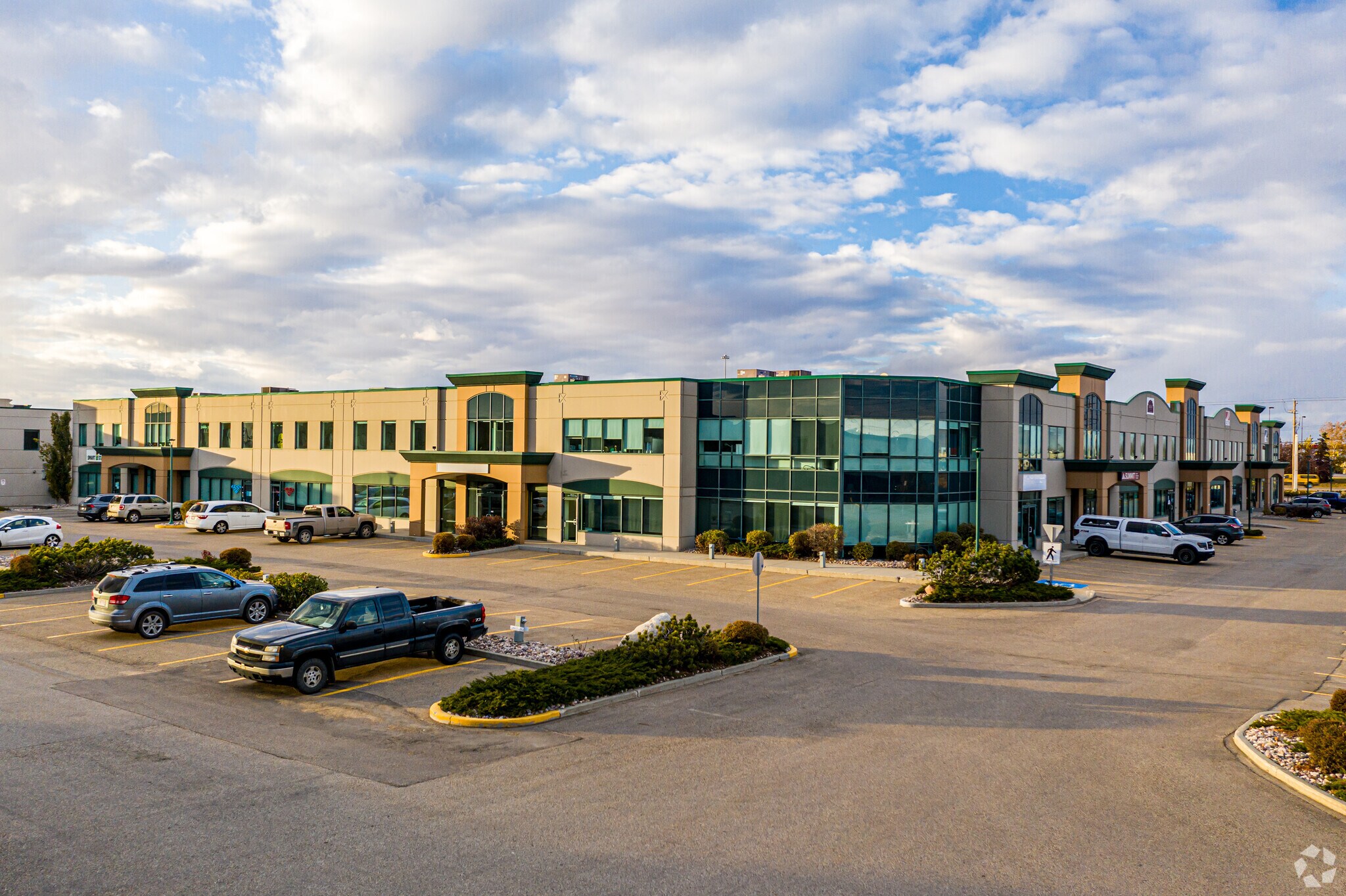 2301 Premier Way, Sherwood Park, AB à vendre Photo principale- Image 1 de 1