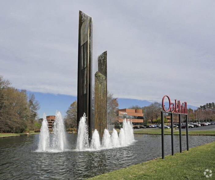 8757 Red Oak Blvd, Charlotte, NC à louer - Photo du bâtiment - Image 3 de 7