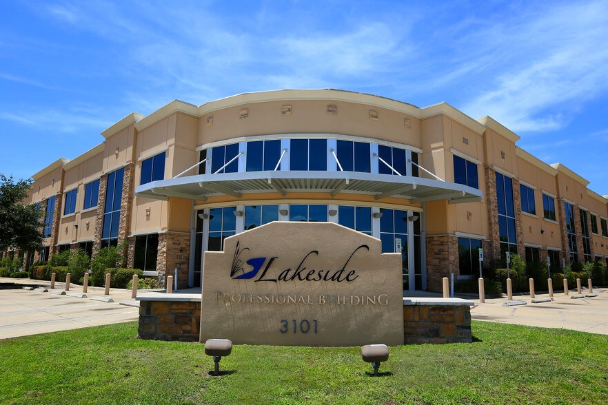 3101 Highway 71 E, Bastrop, TX à louer - Photo principale - Image 1 de 7