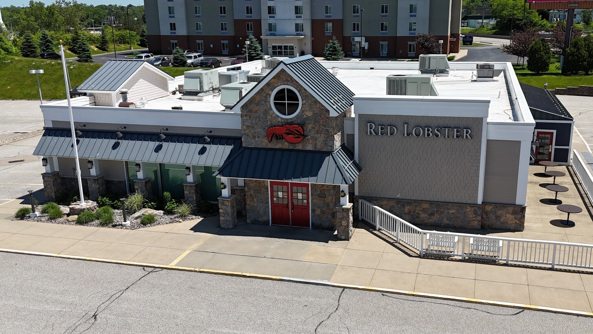 2040 Edinboro Rd, Erie, PA à louer Photo principale- Image 1 de 6