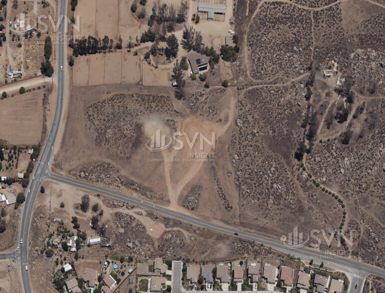 NEC Murrieta Road, Menifee, CA à vendre - Photo du bâtiment - Image 2 de 6