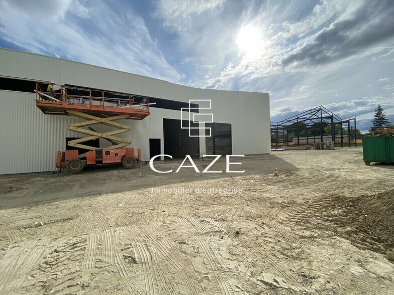 Flex in Carbon-Blanc for sale - Construction Photo - Image 3 of 3
