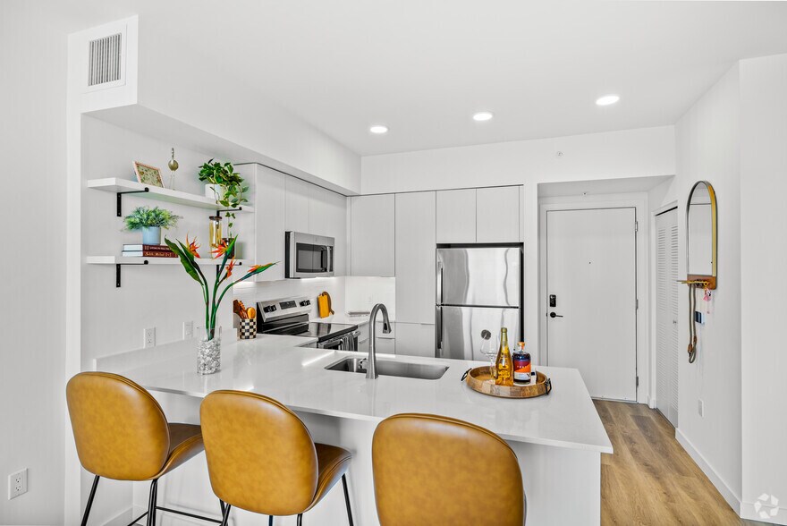 2585 Spruce Ave, West Palm Beach, FL à louer - Photo intérieure - Image 3 de 36