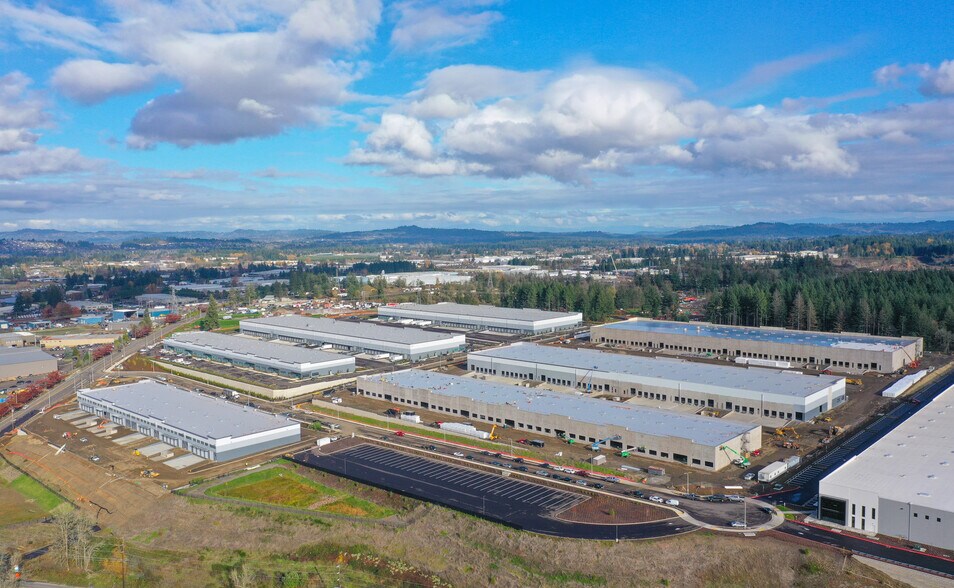 21270 SW Oregon St, Sherwood, OR for lease - Building Photo - Image 1 of 17