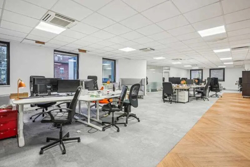 31 Rue D'Aguesseau, Boulogne-Billancourt à louer - Photo du bâtiment - Image 2 de 10