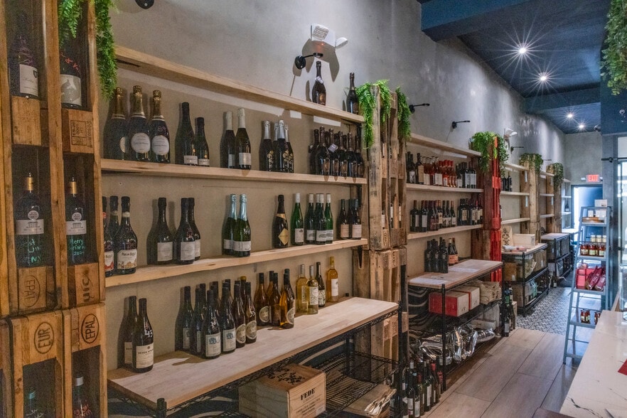 2605-2617 N Miami Ave, Miami, FL for lease - Building Photo - Image 3 of 14