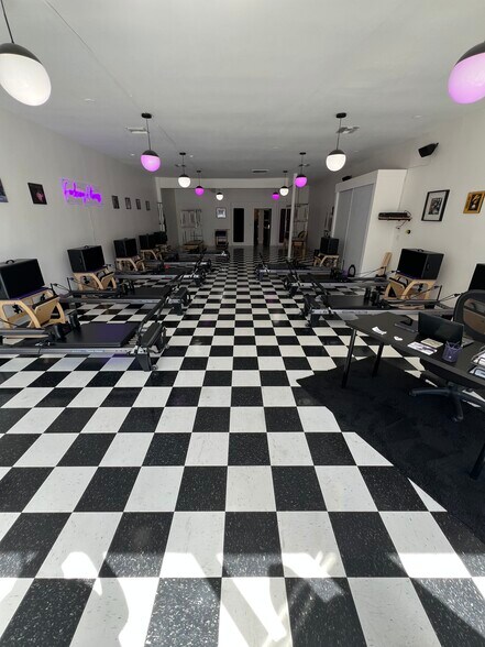 12319 Ventura Blvd, Studio City, CA à louer - Photo du bâtiment - Image 3 de 8