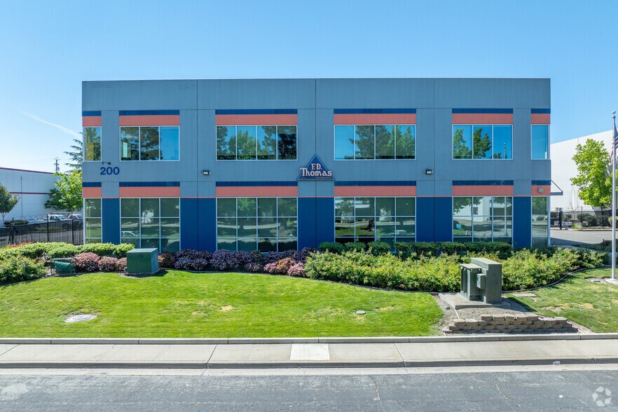 200 Harris Ave, Sacramento, CA à vendre - Photo du bâtiment - Image 2 de 11