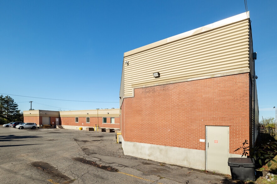 409 Industrial Ave, Ottawa, ON for lease - Building Photo - Image 2 of 5