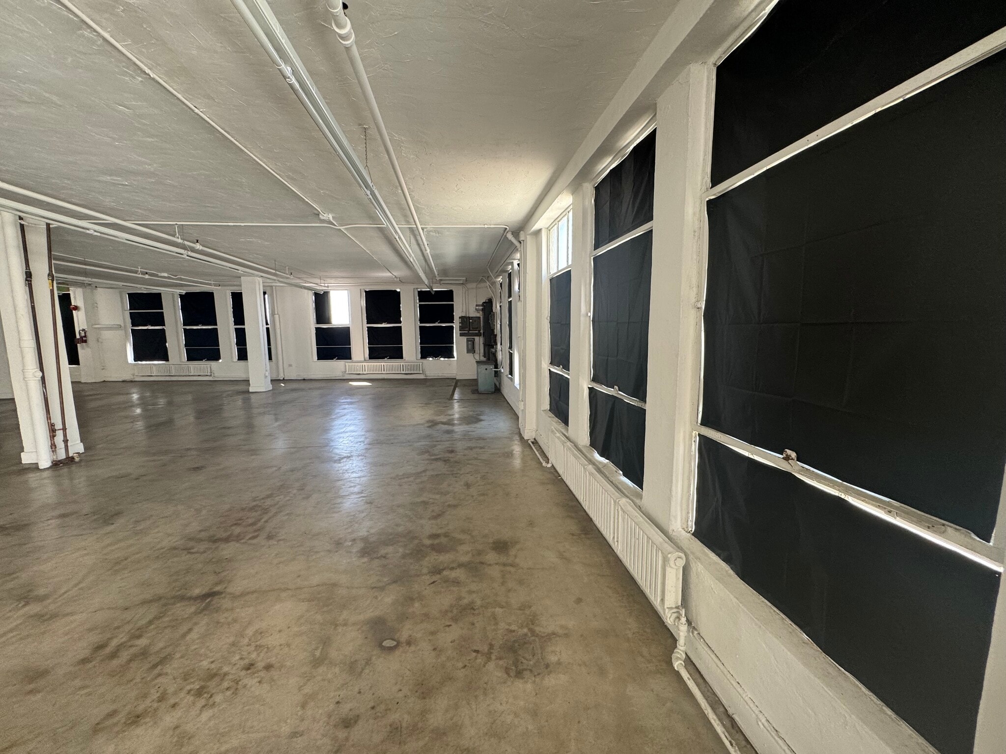 122 E 7th St, Los Angeles, CA for lease Interior Photo- Image 1 of 4