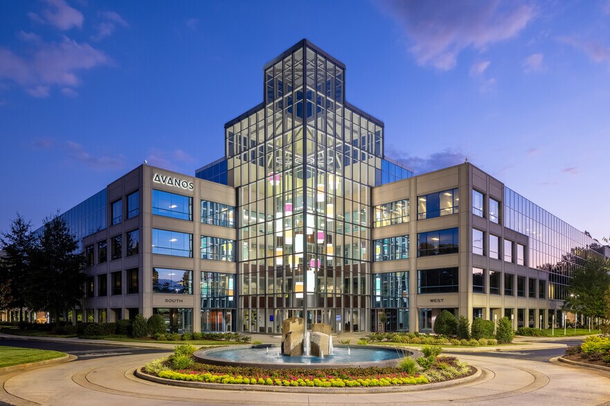 5405 Windward Pky, Alpharetta, GA à louer - Photo du bâtiment - Image 1 de 9