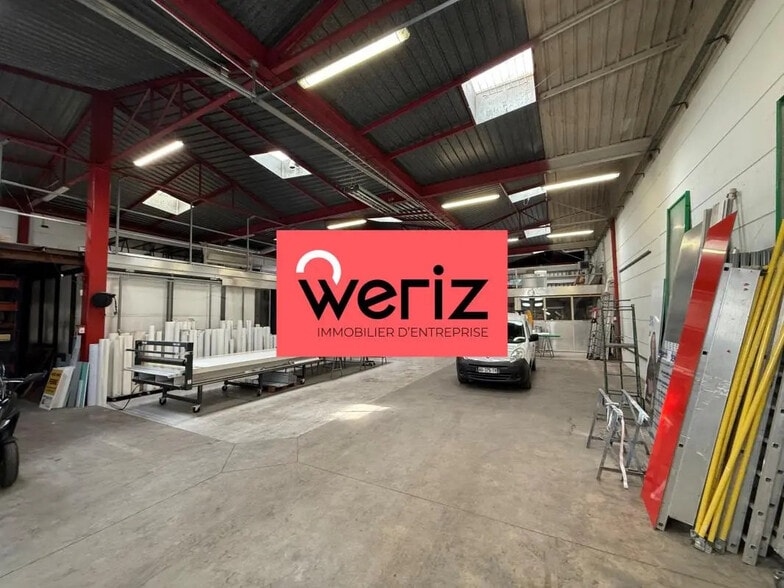 Flex in Marseille for lease - Interior Photo - Image 2 of 9