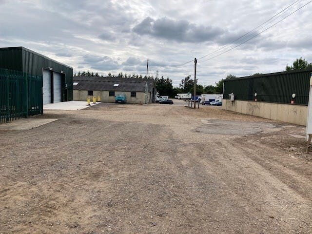 Pump Ln, Reading à louer - Photo du bâtiment - Image 2 de 3