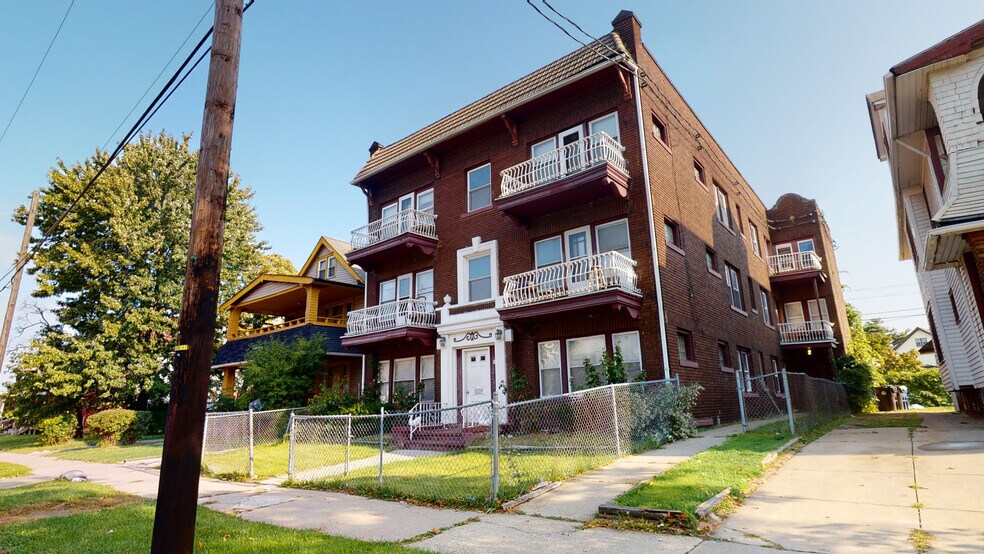 881 Eddy Rd, Cleveland, OH à vendre - Photo du bâtiment - Image 3 de 6