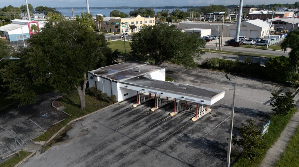 200 S Bay St, Eustis, FL à vendre - Photo du bâtiment - Image 2 de 6
