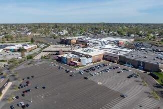 Plus de détails pour 2500 W Moreland Rd, Willow Grove, PA - Commerce de détail à louer