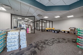 1023 Station Dr, Oswego, IL à louer Photo intérieure- Image 2 de 3