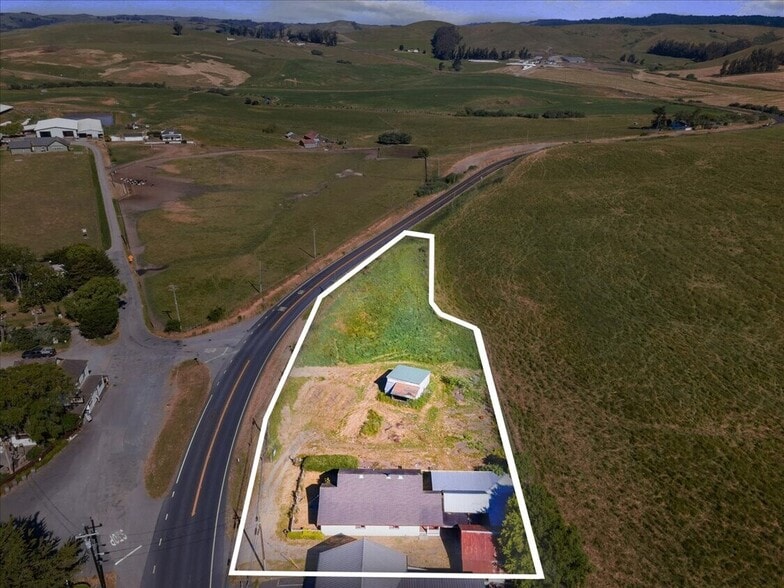 14500 Mill St, Valley Ford, CA à vendre - Photo du bâtiment - Image 2 de 21