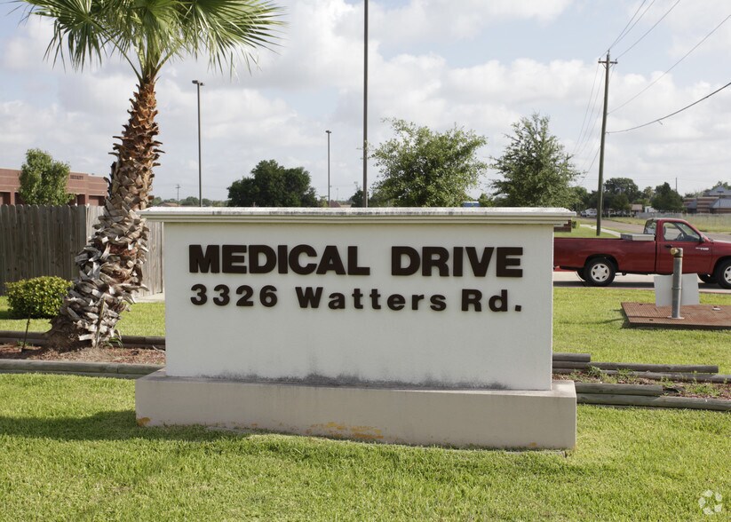 3326 Watters Rd, Pasadena, TX for lease - Building Photo - Image 3 of 3