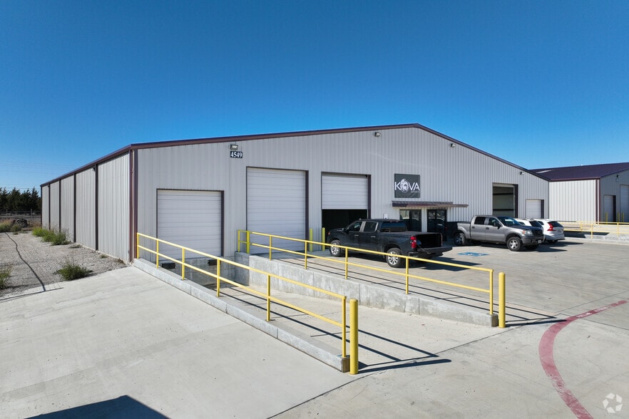 4549 J D Mouser Pky, Alvarado, TX for lease - Primary Photo - Image 1 of 4