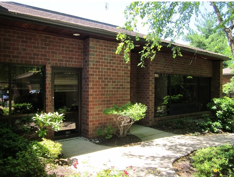 940 W Valley Rd, Wayne, PA for lease Primary Photo- Image 1 of 6