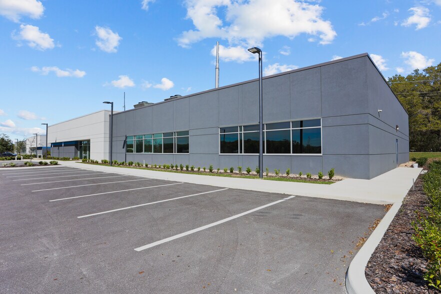 14193 NW 129th Way, Alachua, FL à louer - Photo du bâtiment - Image 2 de 14