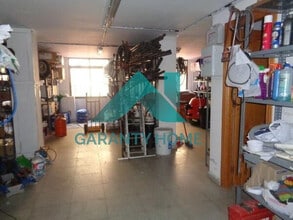 Retail in Cáceres, Cáceres for lease Interior Photo- Image 2 of 3