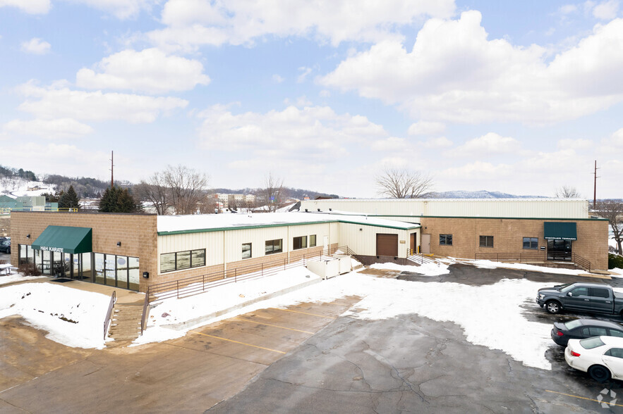 553-555 Braund St, Onalaska, WI for lease - Primary Photo - Image 1 of 4