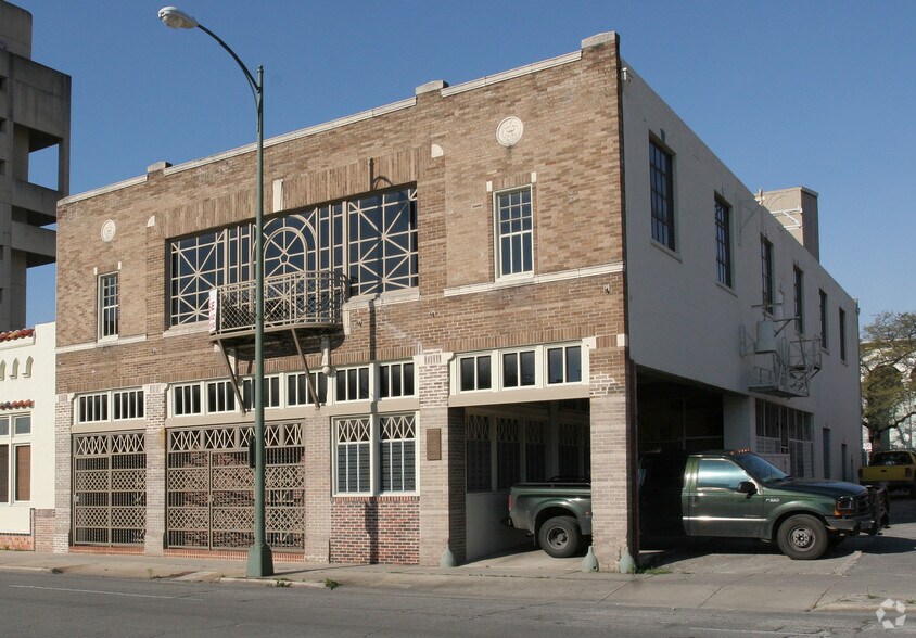 504 N Main Ave, San Antonio, TX à vendre - Photo du bâtiment - Image 3 de 5