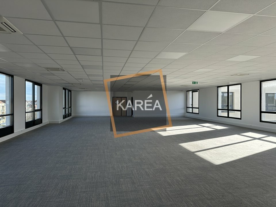 Office in Bussy-Saint-Georges for lease Interior Photo- Image 1 of 6