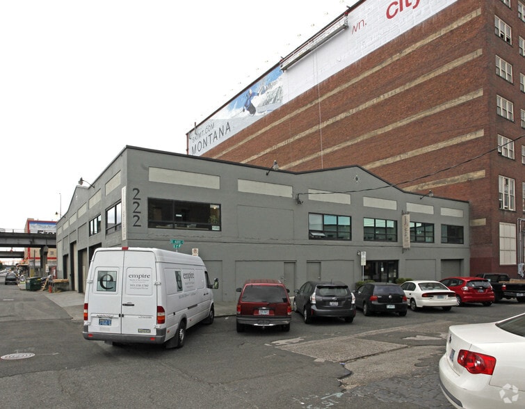 222-238 SE Alder St, Portland, OR for lease - Building Photo - Image 3 of 9