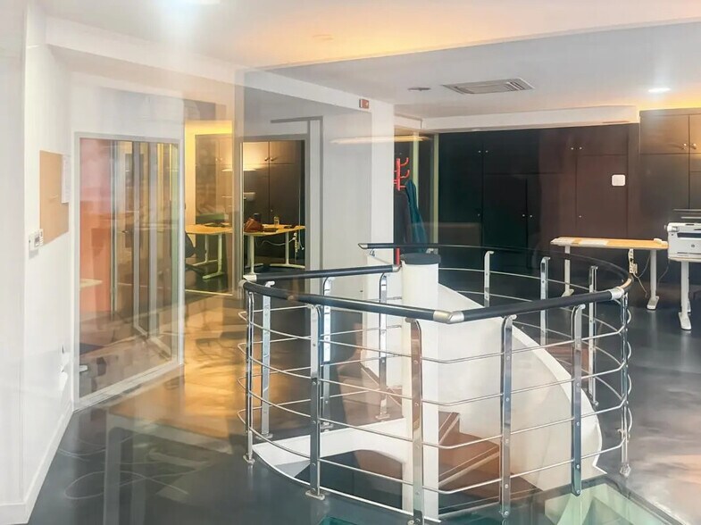 Bureau dans Levallois-Perret à vendre - Photo du bâtiment - Image 3 de 6