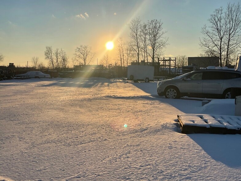 20263 Hoover St, Detroit, MI for sale - Building Photo - Image 3 of 11