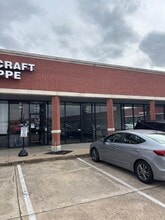 11925 Southwest Fwy, Stafford, TX for lease Interior Photo- Image 2 of 10