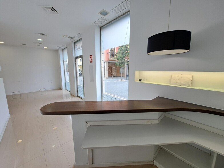 Retail in Alzira, Valencia for lease - Interior Photo - Image 2 of 14