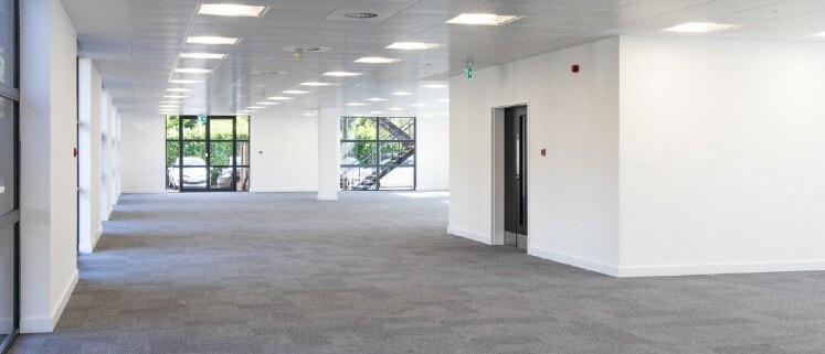 Wycombe Ln, Wooburn Green for lease Interior Photo- Image 1 of 2