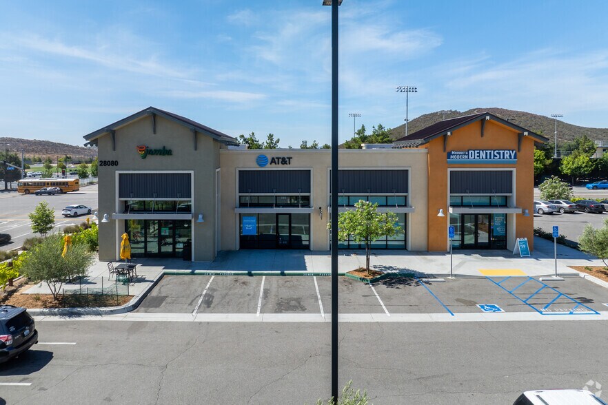 28080 Clinton Keith Rd, Murrieta, CA à louer - Photo du bâtiment - Image 2 de 12