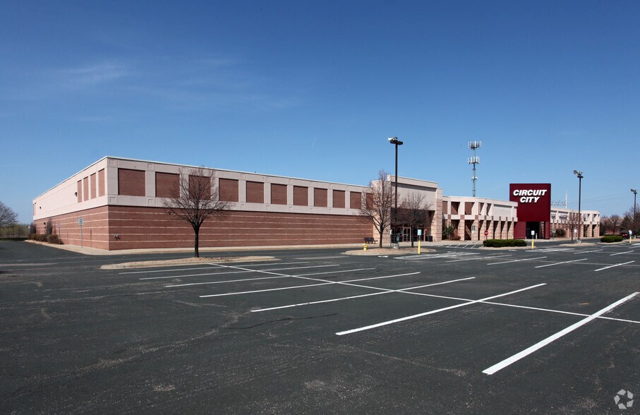 10-20 Coon Rapids Blvd NW, Coon Rapids, MN for sale - Primary Photo - Image 1 of 1