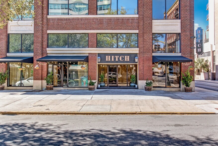 300 Drayton St, Savannah, GA à louer - Photo du bâtiment - Image 3 de 24