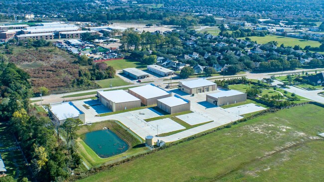Plus de détails pour 11811 Champion Forest Dr, Houston, TX - Industriel à vendre