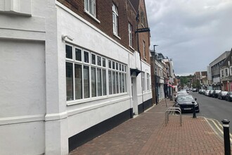 121 London Rd, Camberley à louer Photo du bâtiment- Image 2 de 2