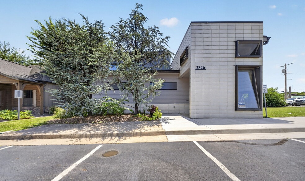 3326 E 27th Pl S, Tulsa, OK for lease - Building Photo - Image 3 of 31