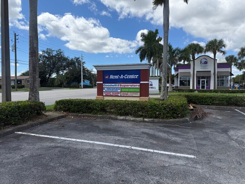 6805-7031 Taft St, Hollywood, FL à louer - Photo du bâtiment - Image 3 de 23