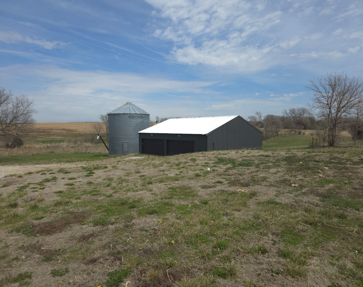 Roca Road Acres Mixed Use w/ Rental Inc portefeuille de 2 propriétés à vendre sur LoopNet.ca Photo du bâtiment- Image 1 de 10