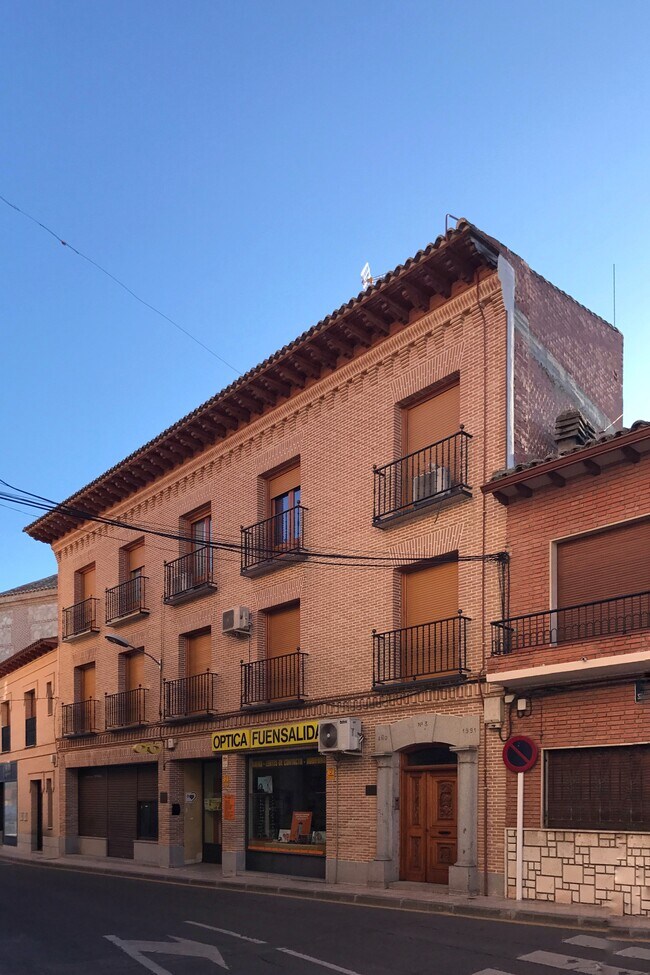 More details for Calle Seis de Octubre, 3, Fuensalida - Retail for Lease