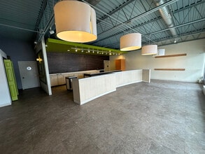 880-888 Forest Hill Ave SE, Grand Rapids, MI for lease Interior Photo- Image 2 of 6