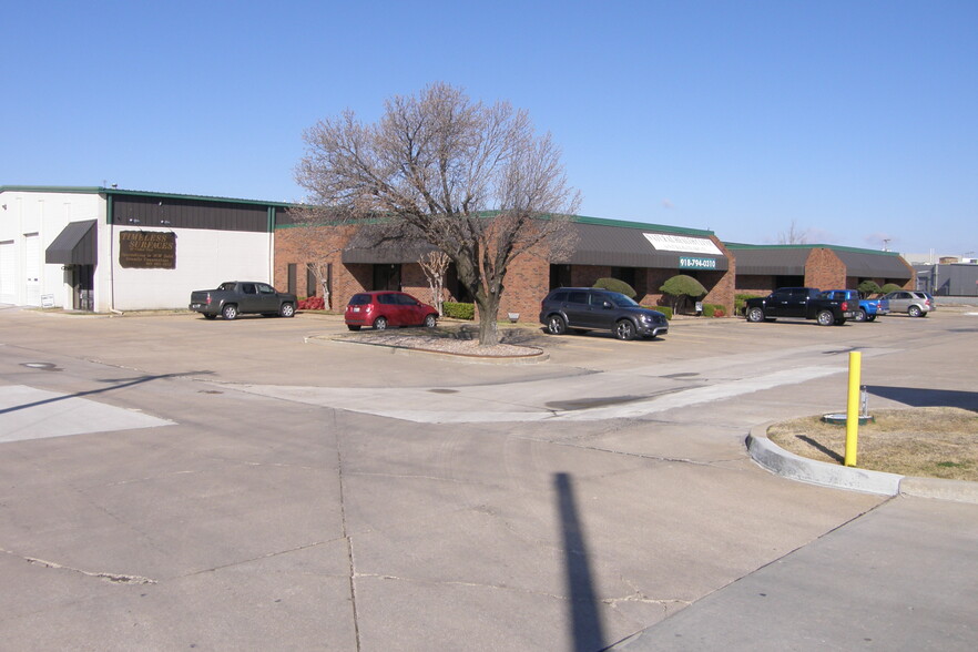 5460 S Garnett Rd, Tulsa, OK for sale - Primary Photo - Image 1 of 1