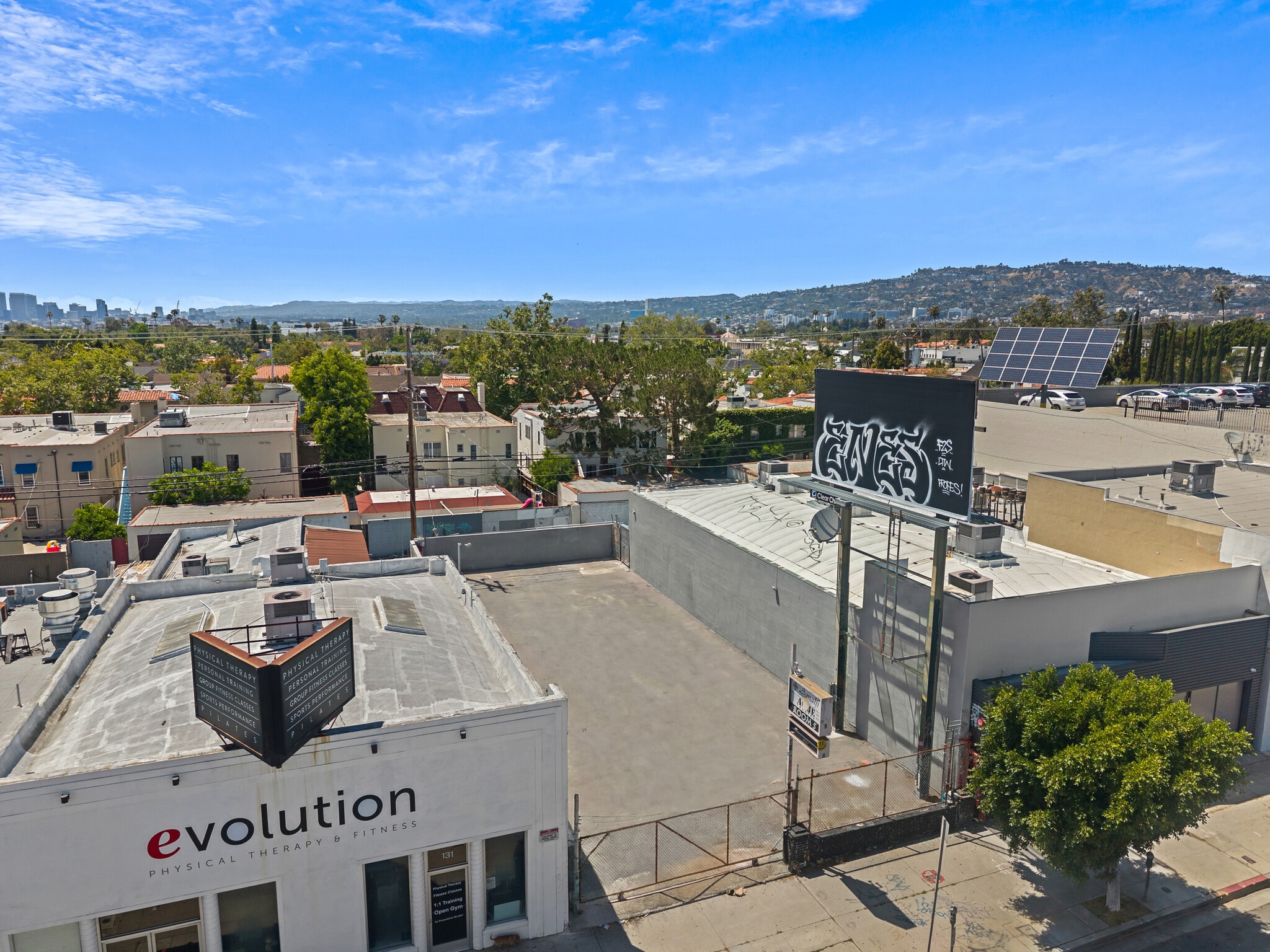 133 N La Brea Ave, Los Angeles, CA for sale Building Photo- Image 1 of 7