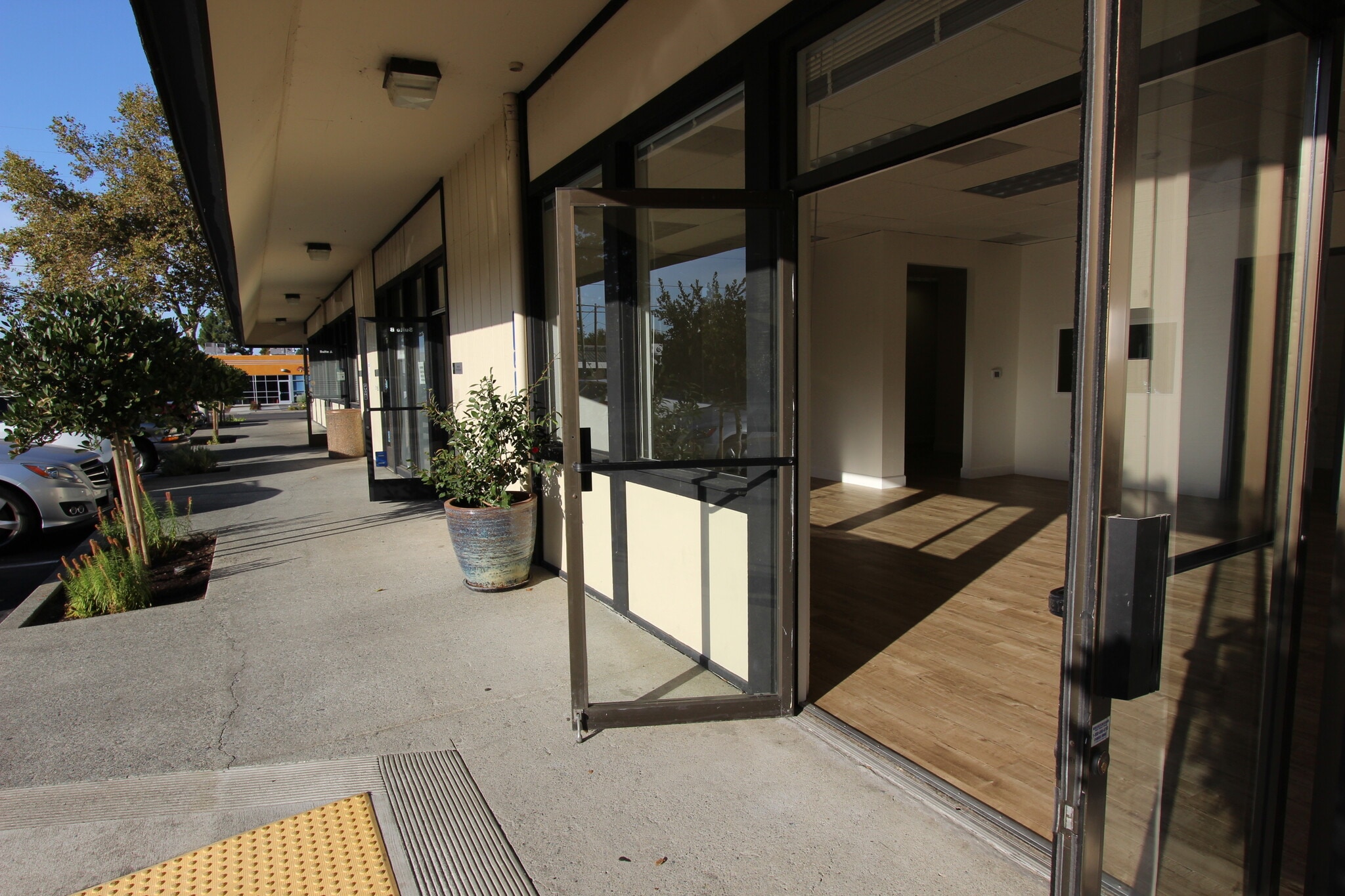 2483 Old Middlefield Way, Mountain View, CA for lease Interior Photo- Image 1 of 3