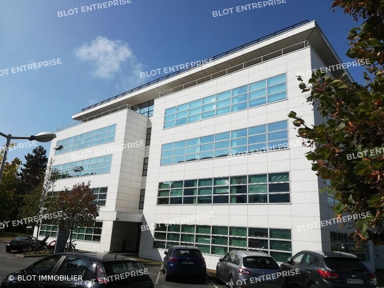 Office in Rennes for lease - Building Photo - Image 2 of 6